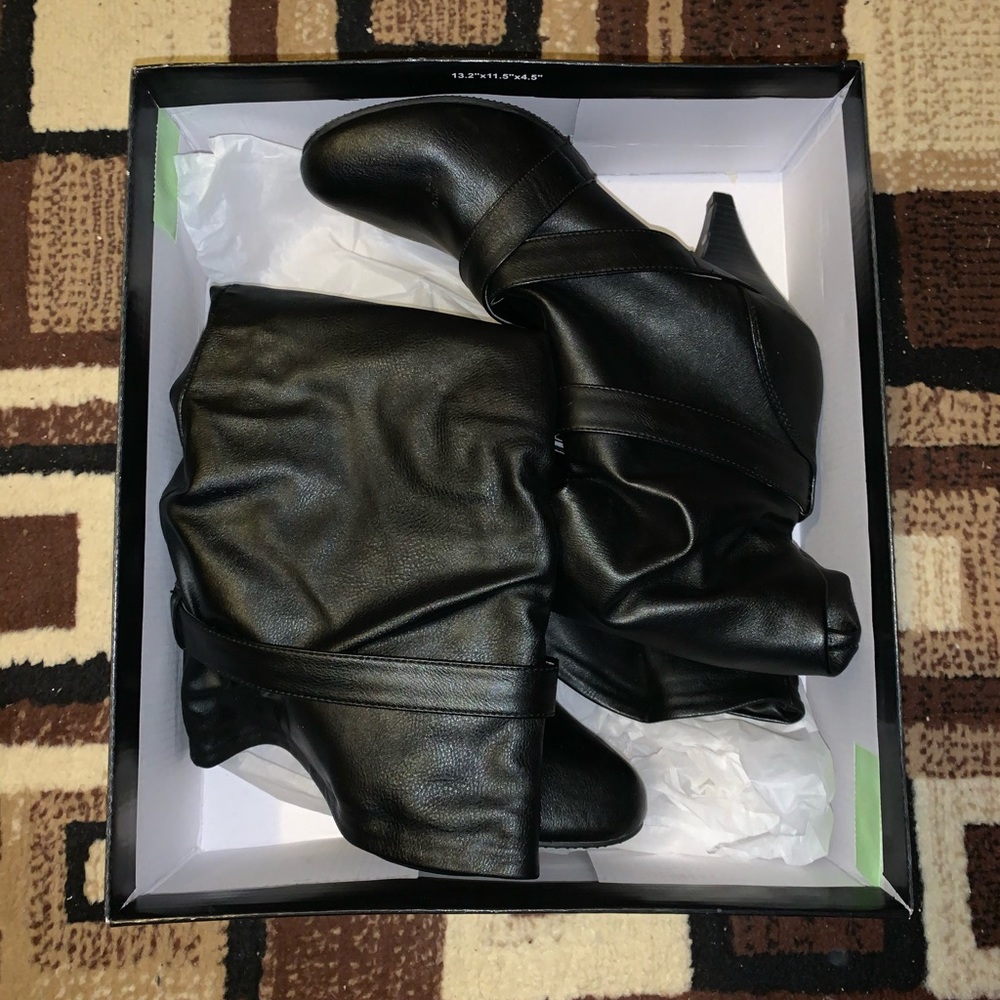 NWT 8.5 Black SM New York Heeled Boots